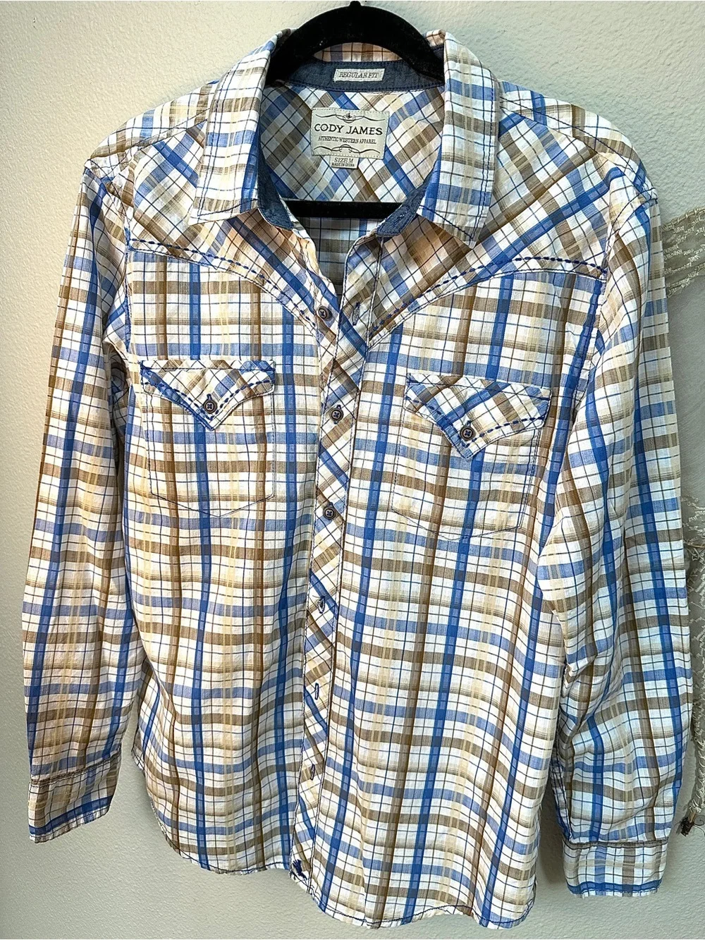 Blue, tan, and white plaid western button up shirt with detail stitching